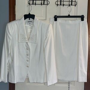 VTG-Kasper for A.S.L.-14-ivory-2 piece, detachable collar, blazer& Pencil skirt.